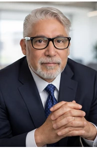 Raymond Hernandez image