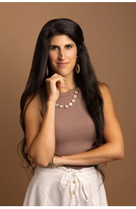 Lauren Pearlman image