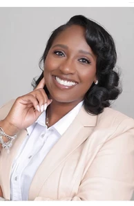 Tionna Richards image
