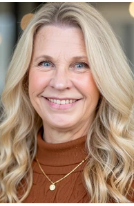 Kim Nicholson image