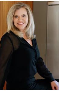 Jennifer Kiss image