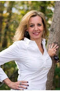 Gina White image