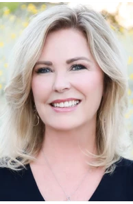 Paula Pelton image