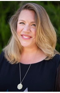 Meg Farina image