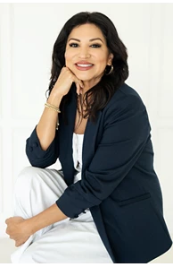 Adriana Maes image