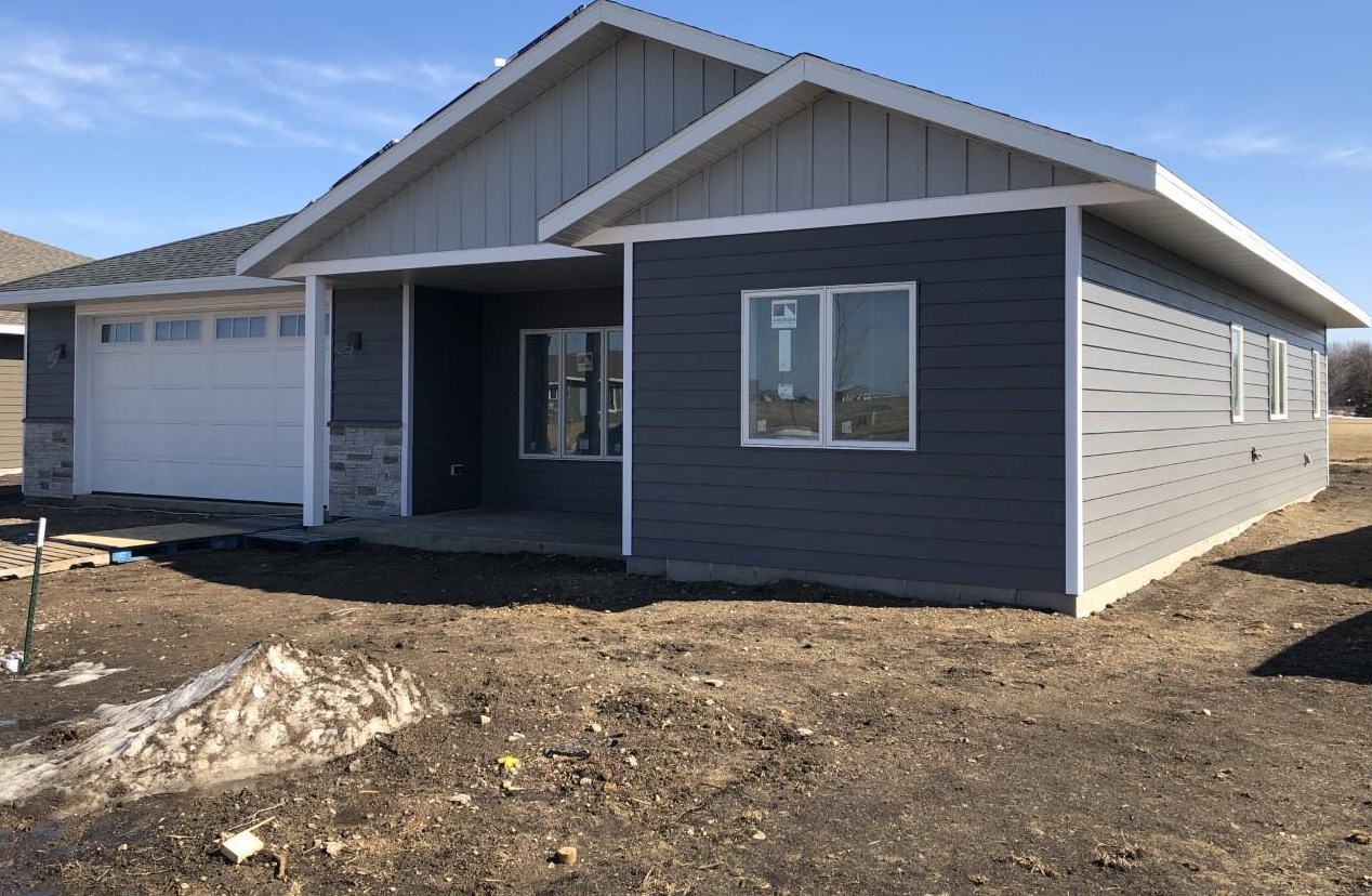 636 Pfaender Dr, Searles, MN 56073