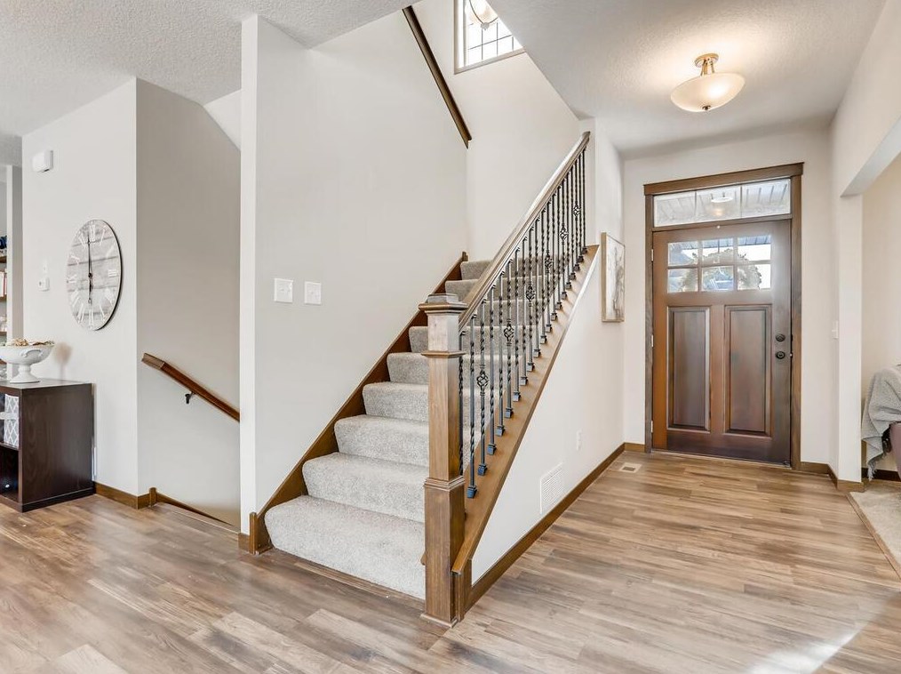 226 Greenway Dr, Independence, MN 55328-4515