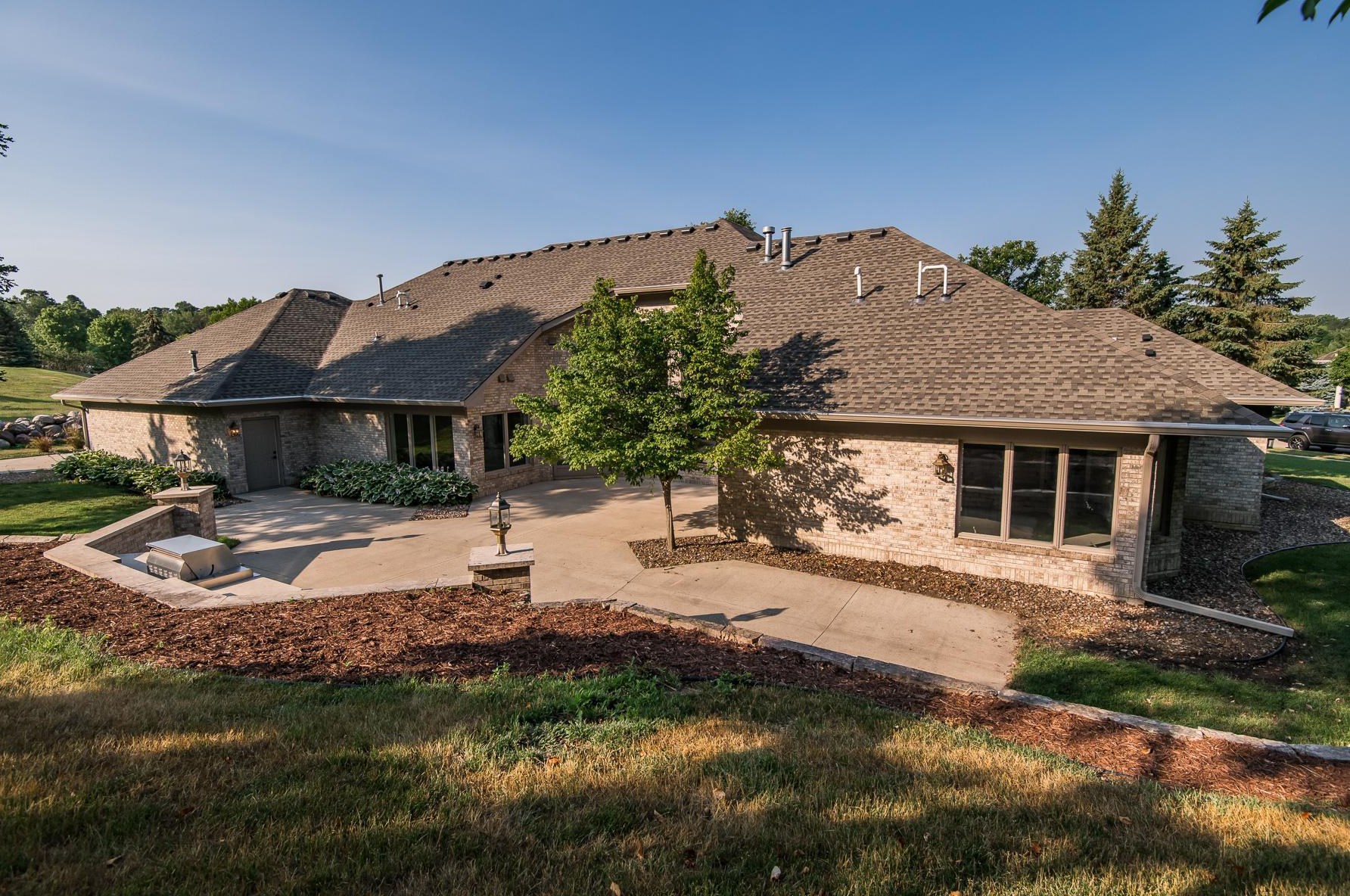 2825 Fox Chase Ln, Rochester MN  55902-8748 exterior