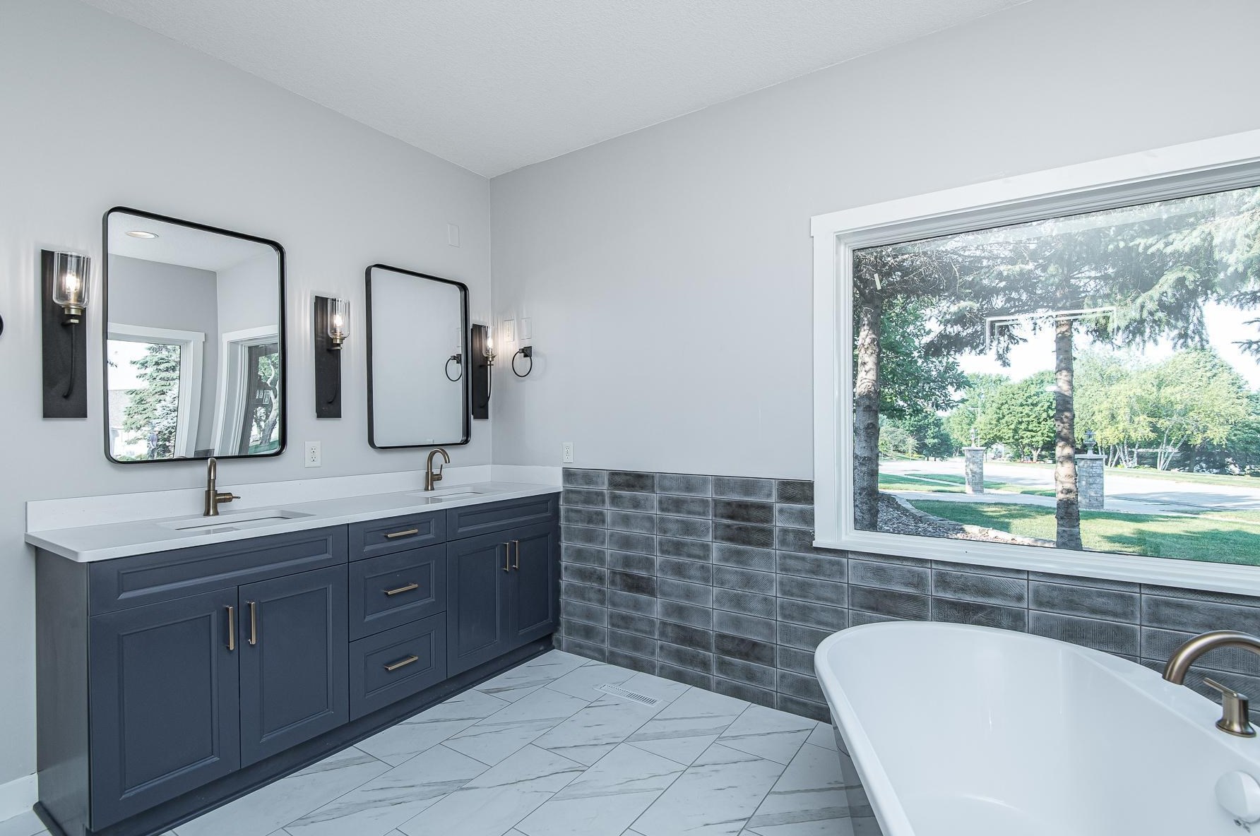 2825 Fox Chase Ln, Rochester MN  55902-8748 exterior