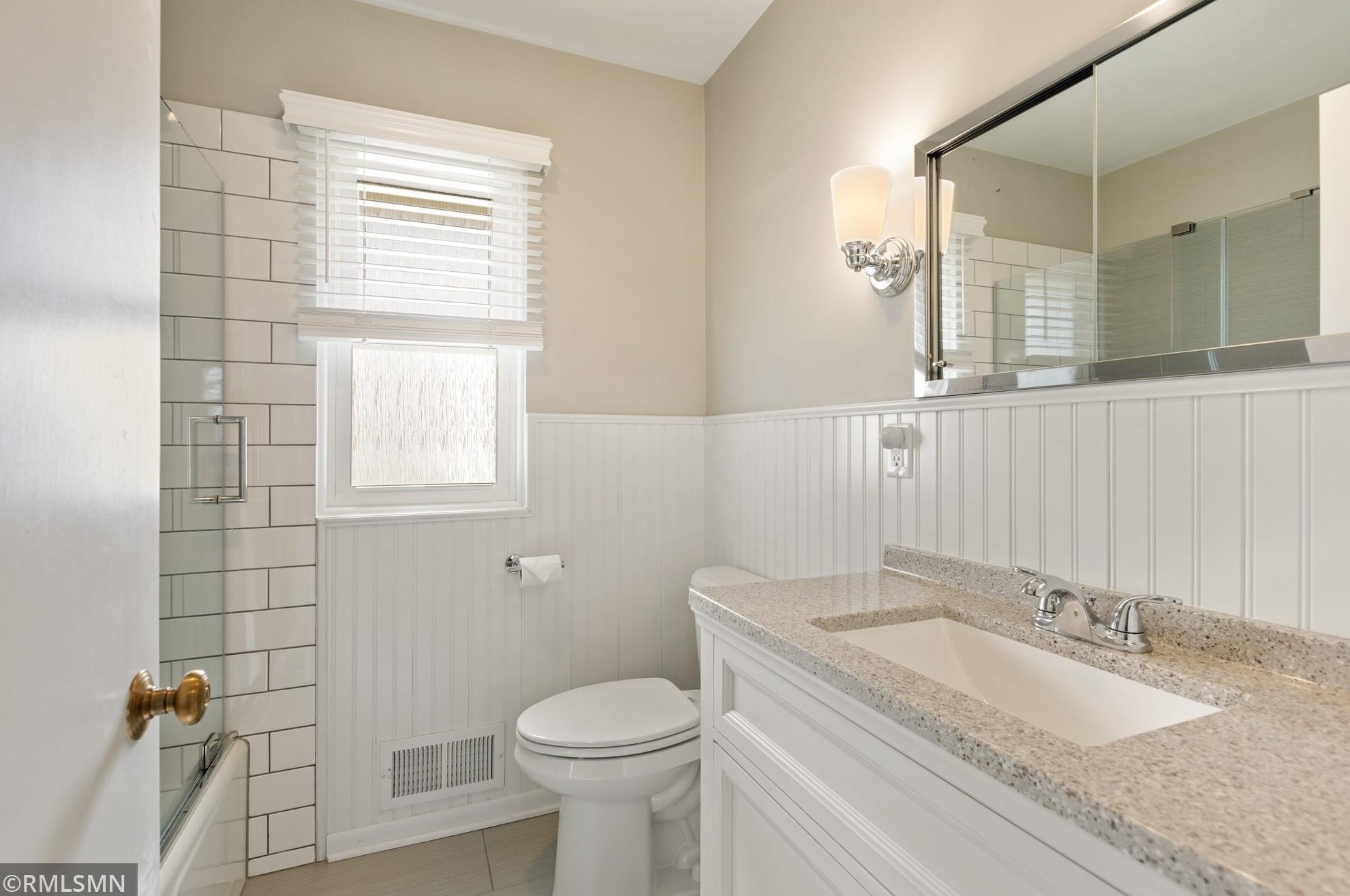 1933 Munster Ave, Saint Paul MN  55116-2625 exterior
