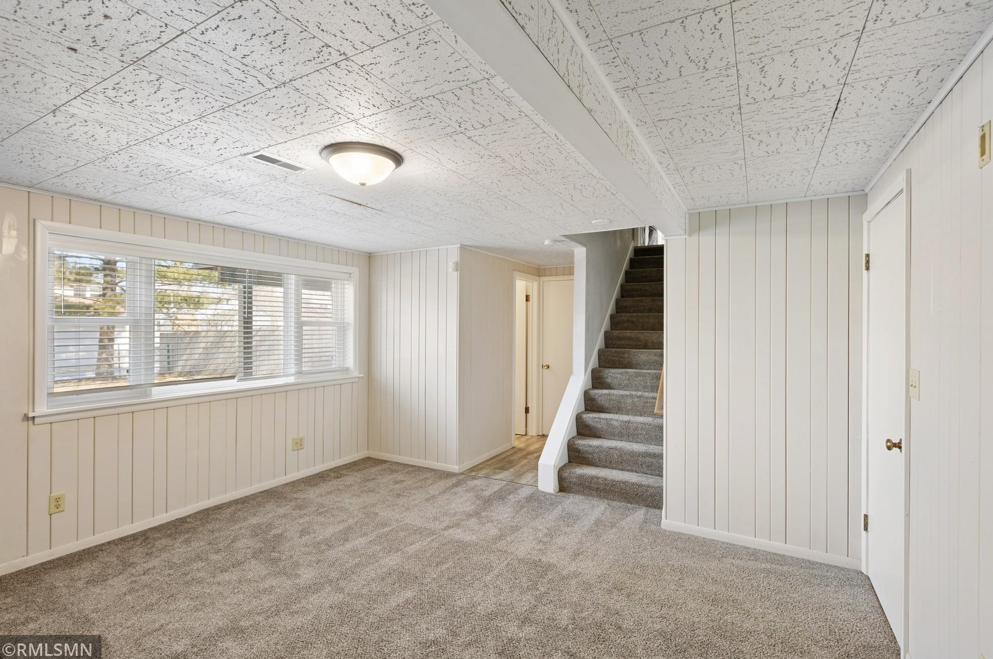 1933 Munster Ave, Saint Paul MN  55116-2625 exterior