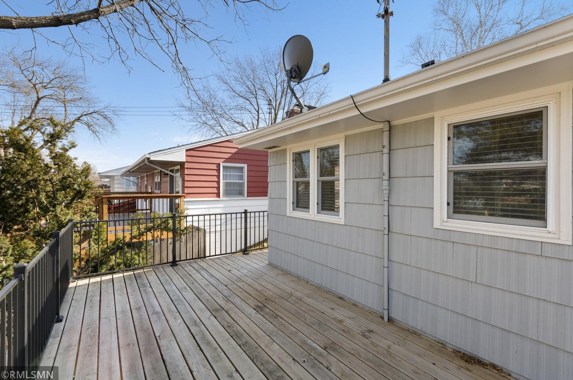 1933 Munster Ave, Saint Paul MN  55116-2625 exterior