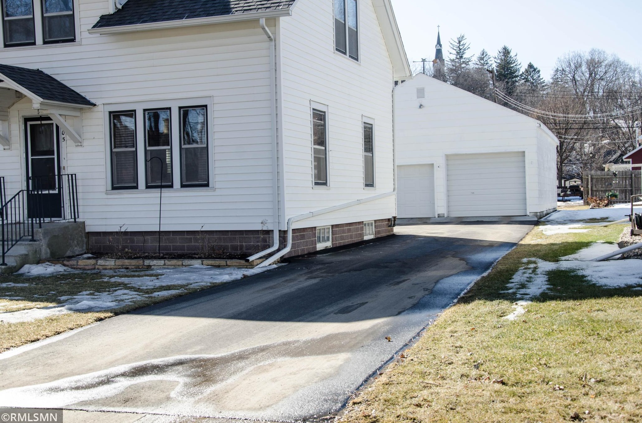 205 4th St, Henderson, MN 56044-7722