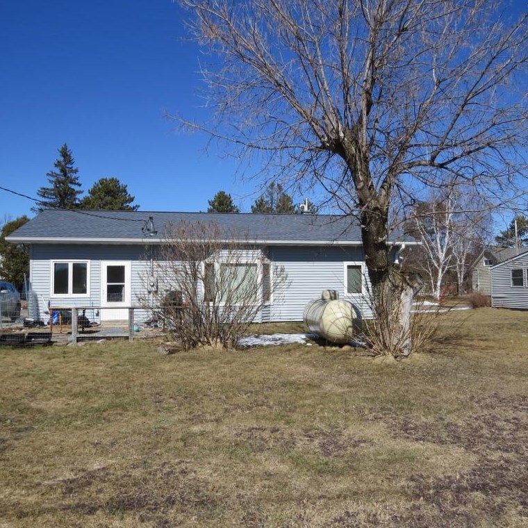28 Astor Rd, Babbitt, MN 55706-1111