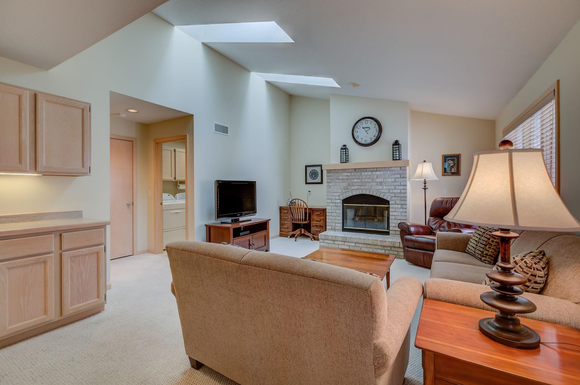 15538 Crocus Ln, Edina, MN 55347-2550