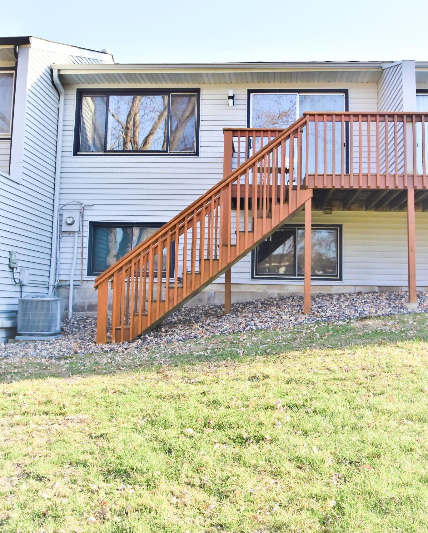 8911 Ironwood Ave S, Cottage Grove, MN 55016