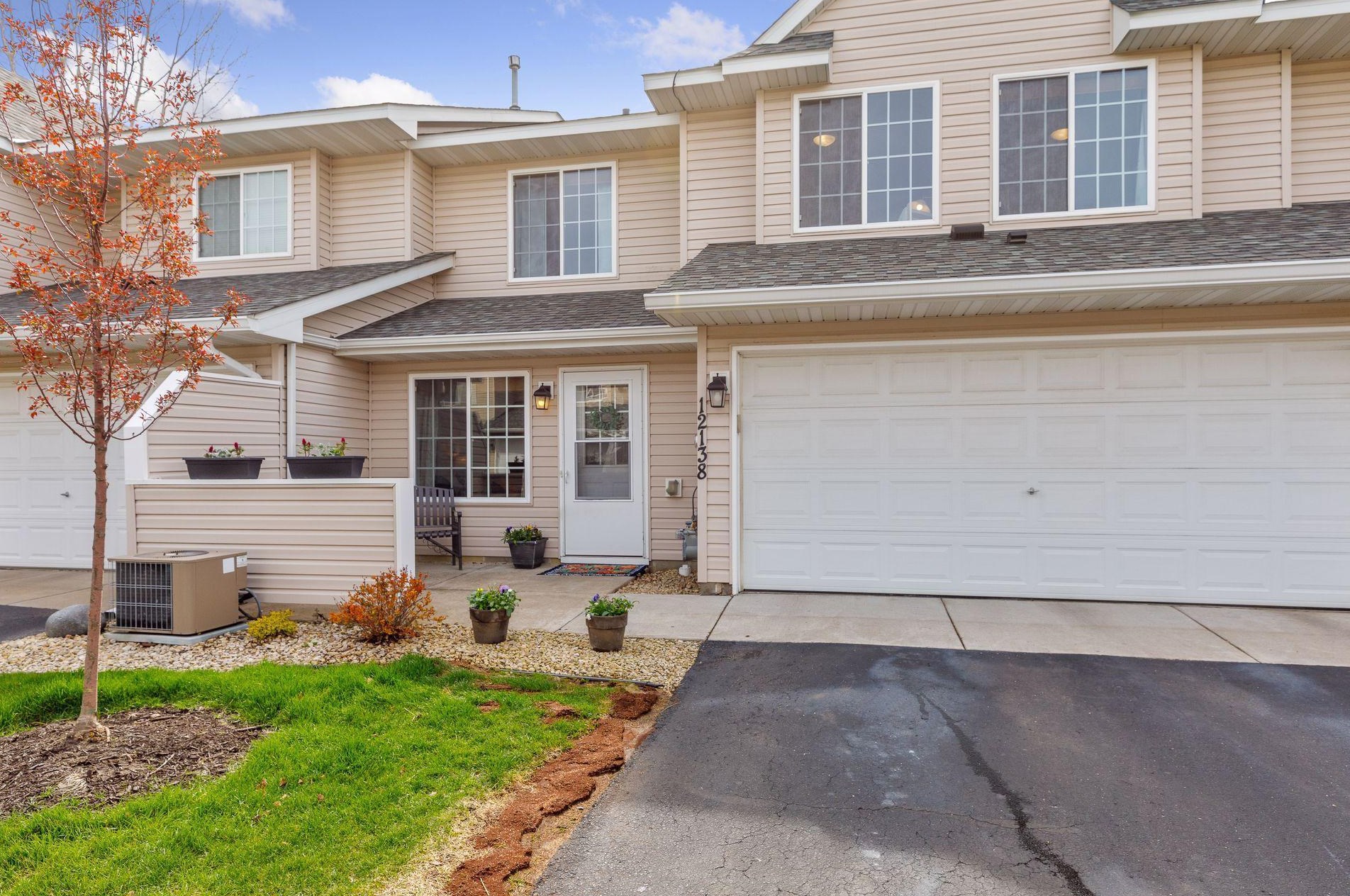 12138 Yukon Ave, Champlin, MN 55316-3582