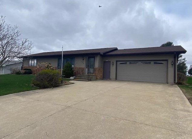 105 5th Ave Nw, Spring Grove, MN 55974
