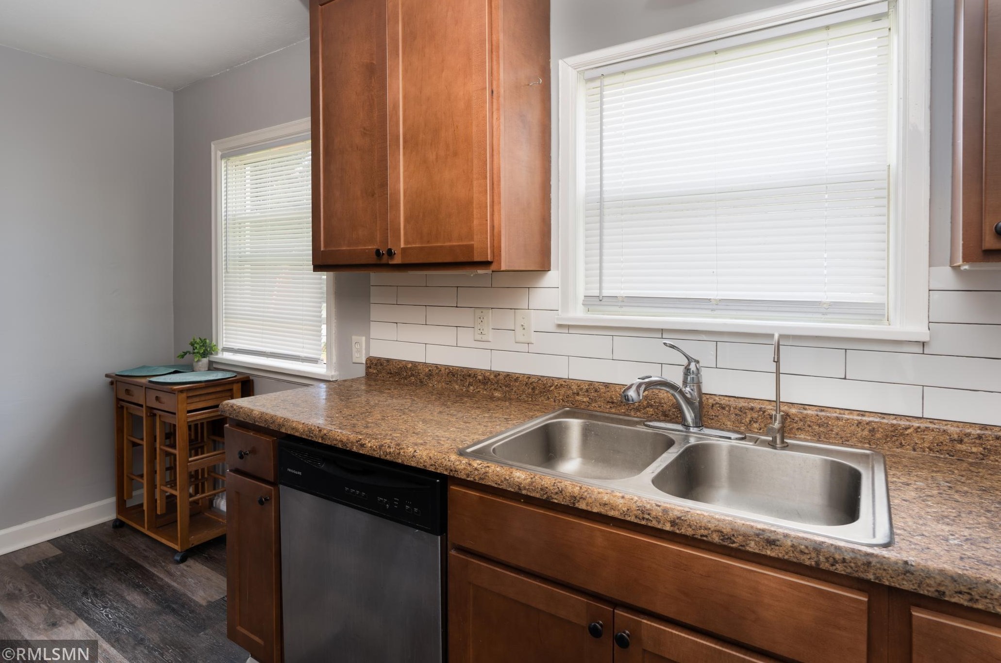 1977 Nevada Ave, Saint Paul MN  55119-3055 exterior