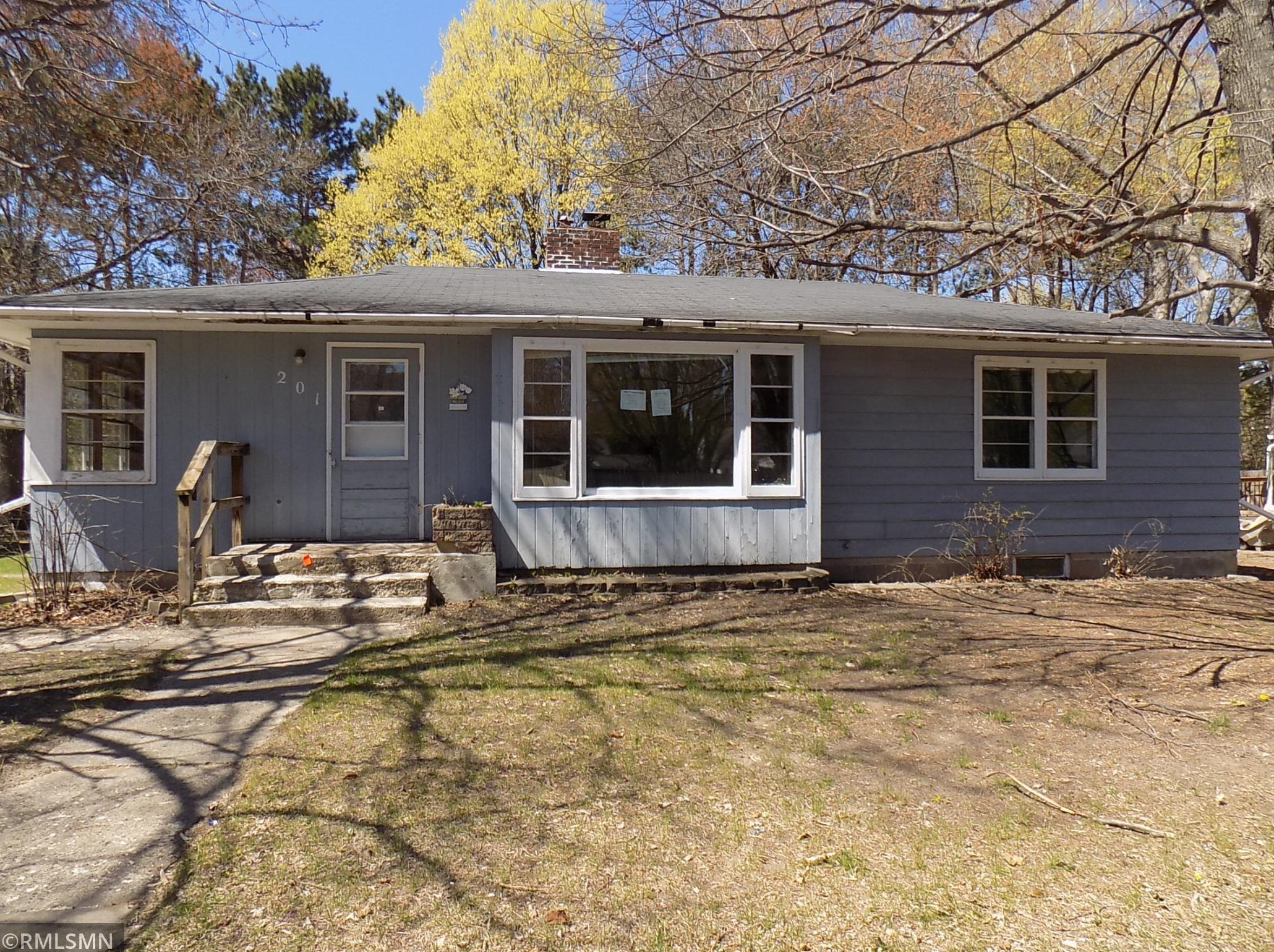 201 3rd Ave, Isanti, MN 55040-7110