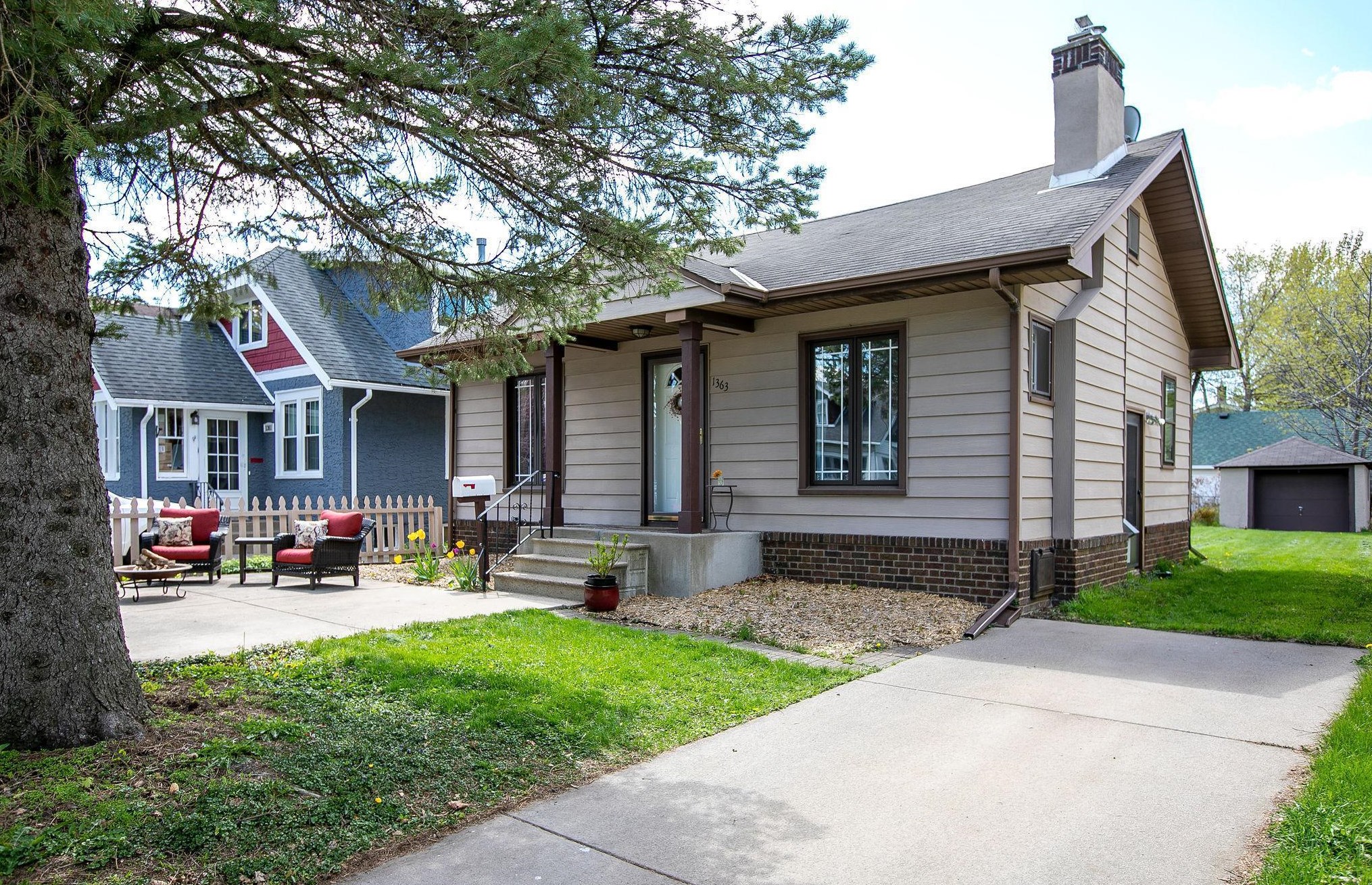 1363 Simpson St, Saint Paul, MN 55108-2426