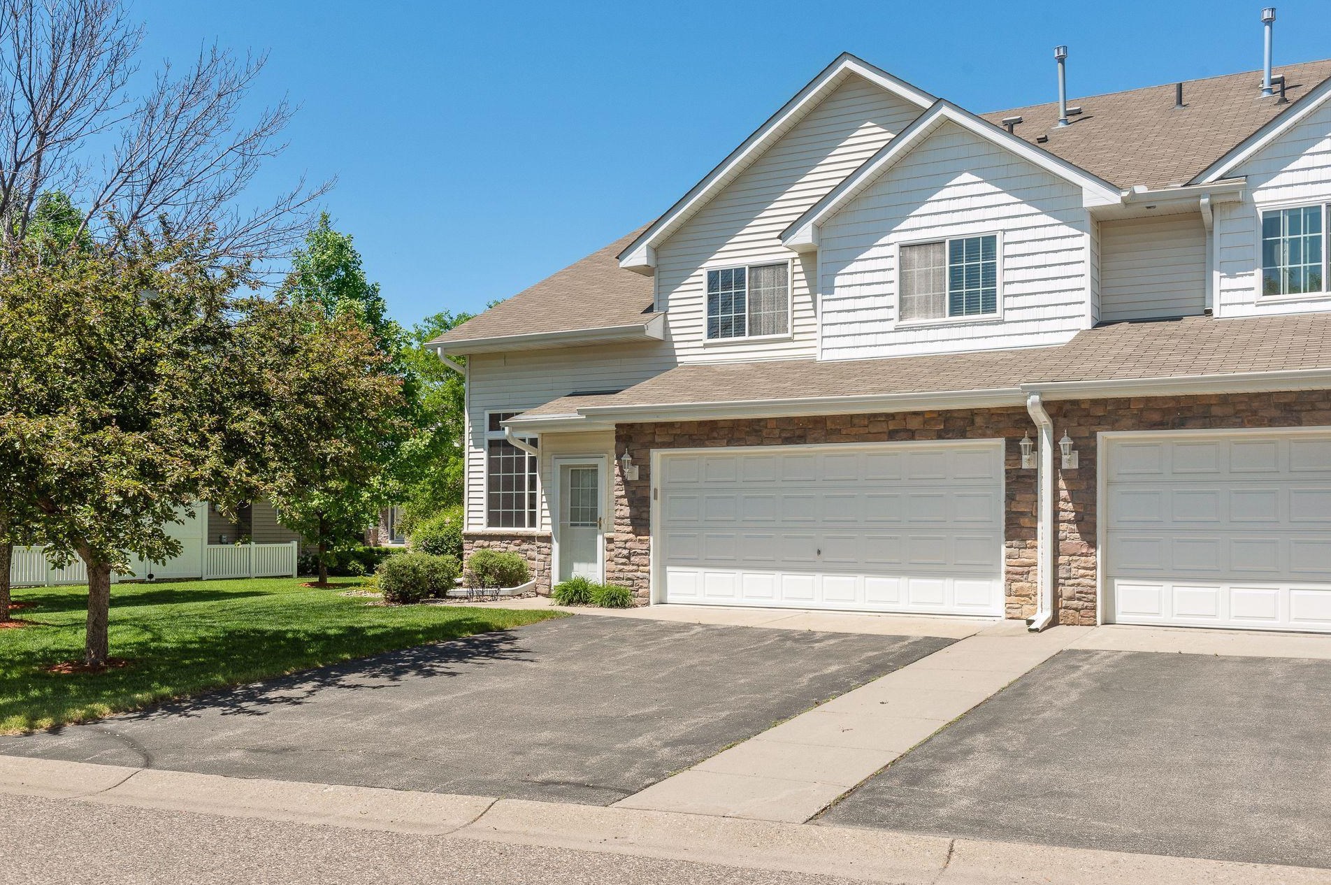 3323 Coleshire Path, Lakeville, MN 55068-4726