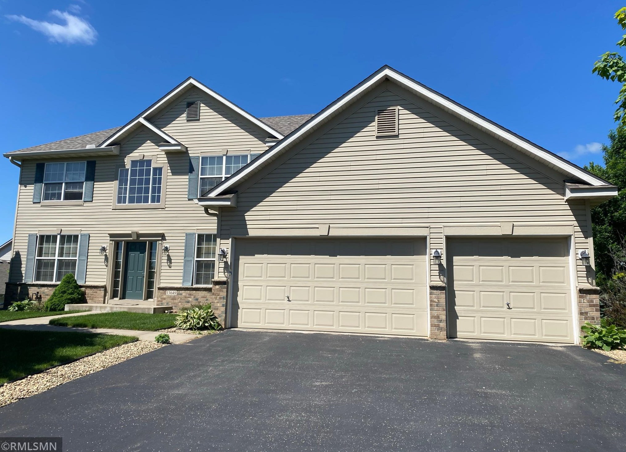 13649 Birchwood Ave, Lakeville, MN 55068-3591