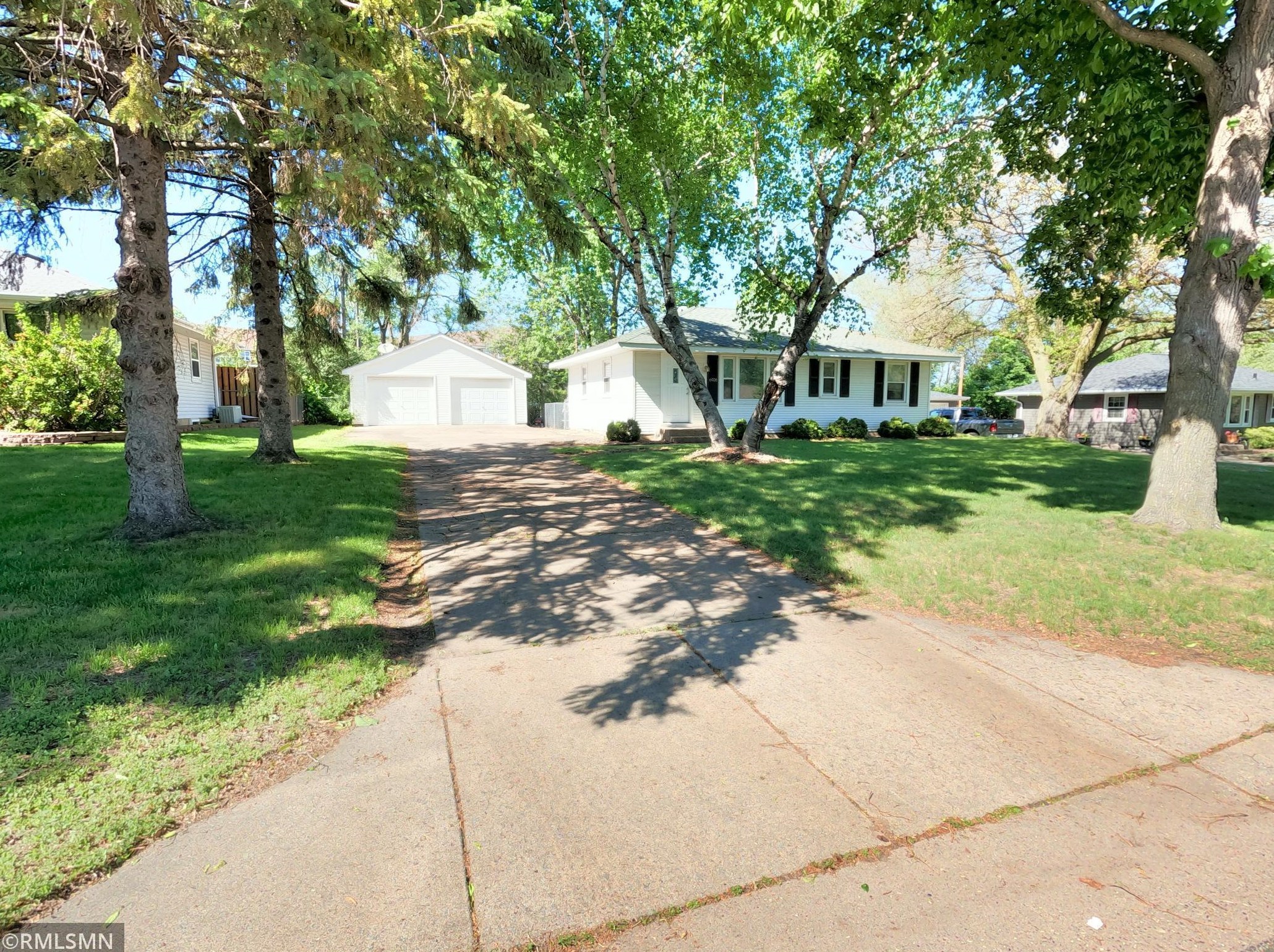 6926 84th St, Cottage Grove, MN 55016-4836