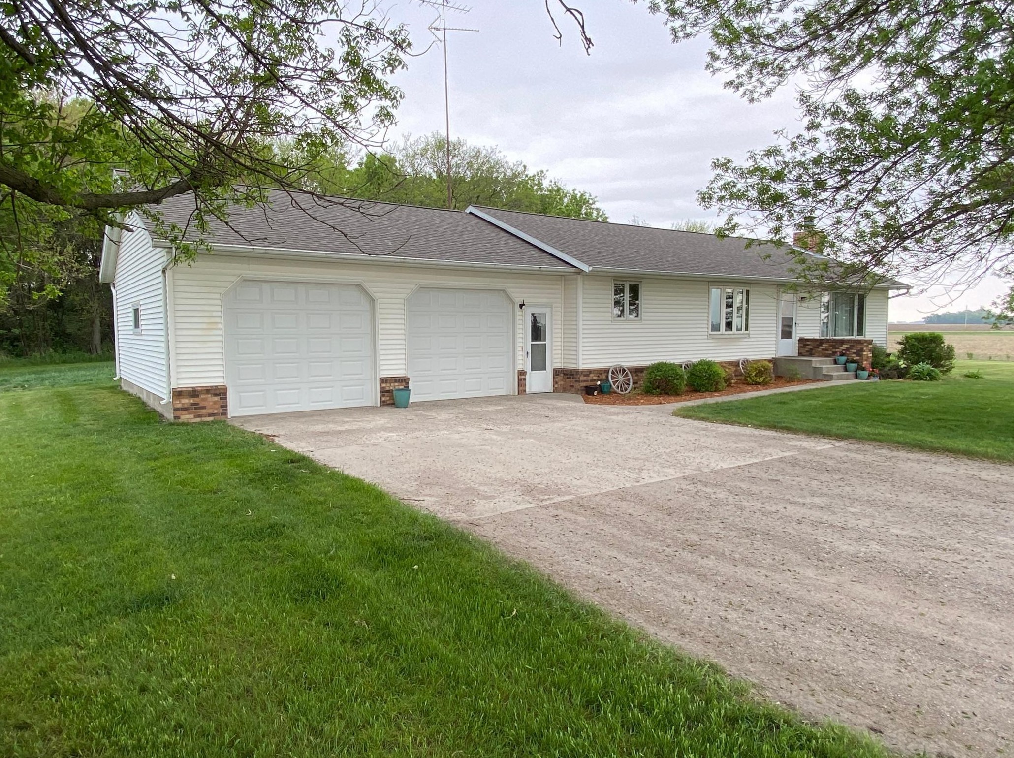 86371 270th St, Renville, MN 56284