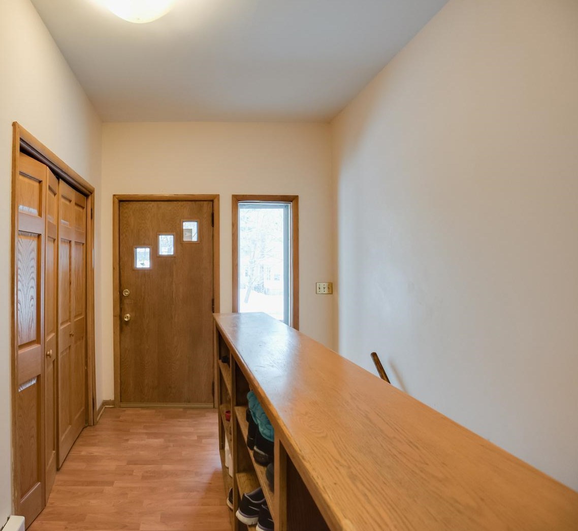 1502 Raymond Ave, Saint Paul, MN 55108-1433