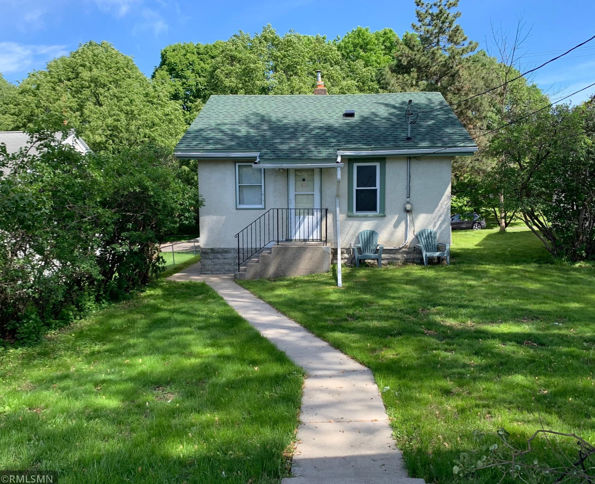 1702 Margaret St, Saint Paul MN  55106-4904 exterior