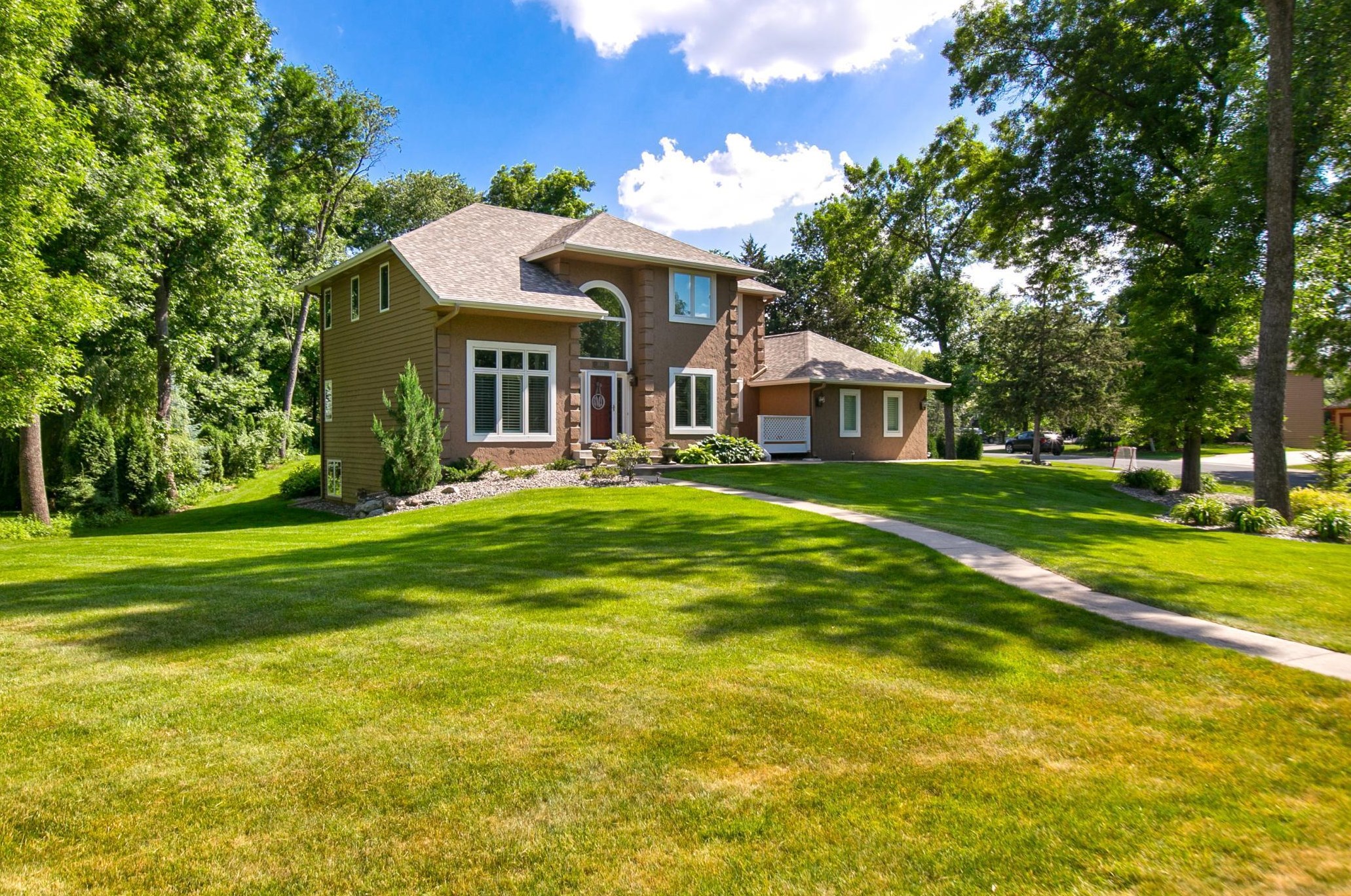 18311 Croixwood Ln, Edina, MN 55347-1022