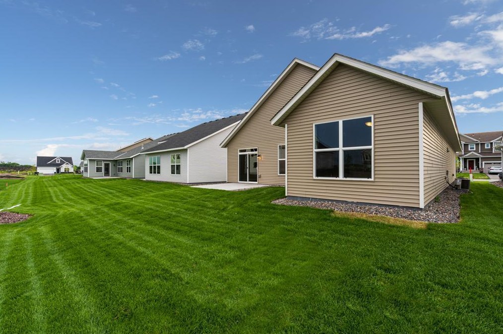 15008 Tiger St, Anoka, MN 55303-2077