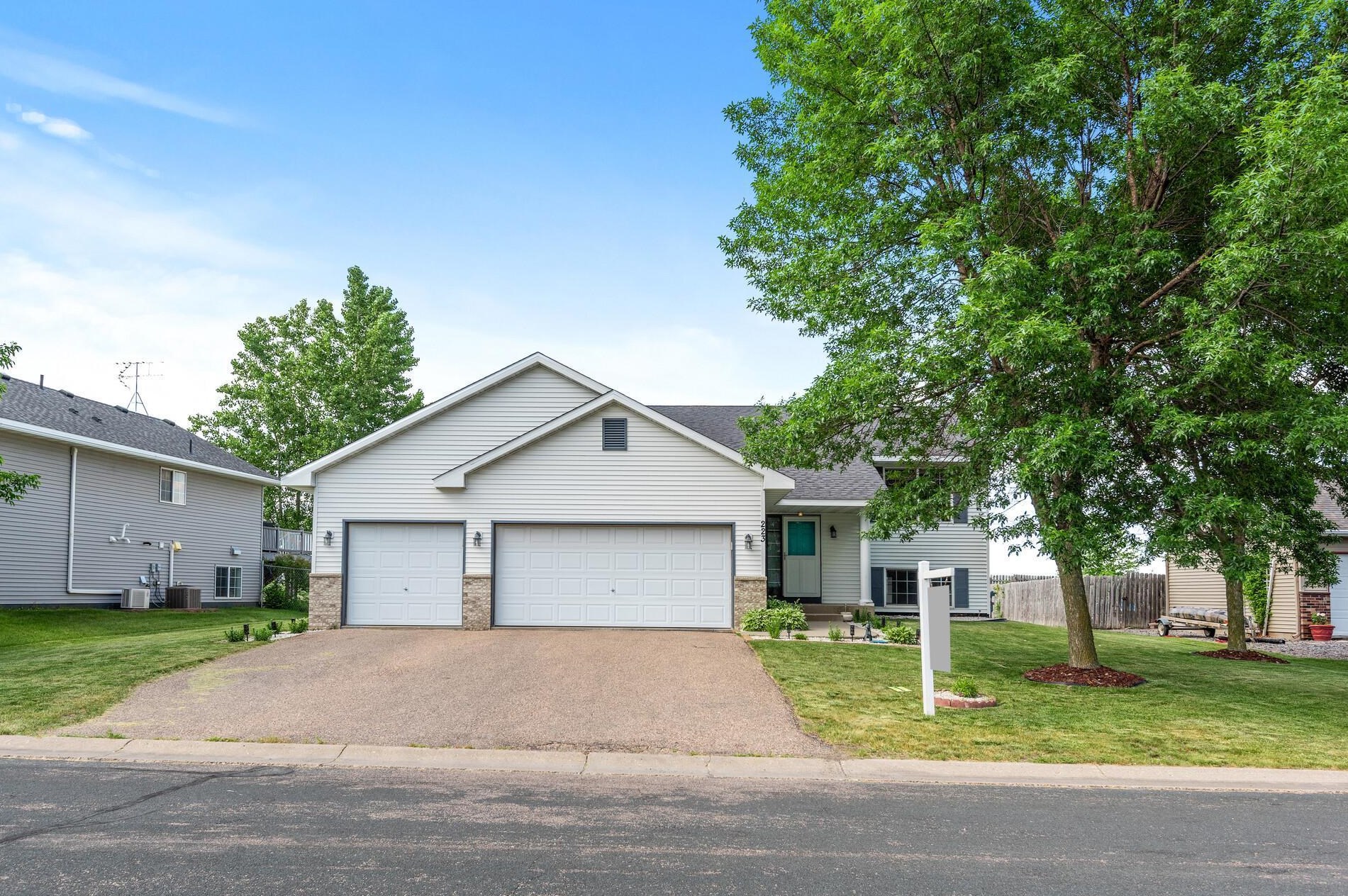 223 Quail Dr, Montrose, MN 55363