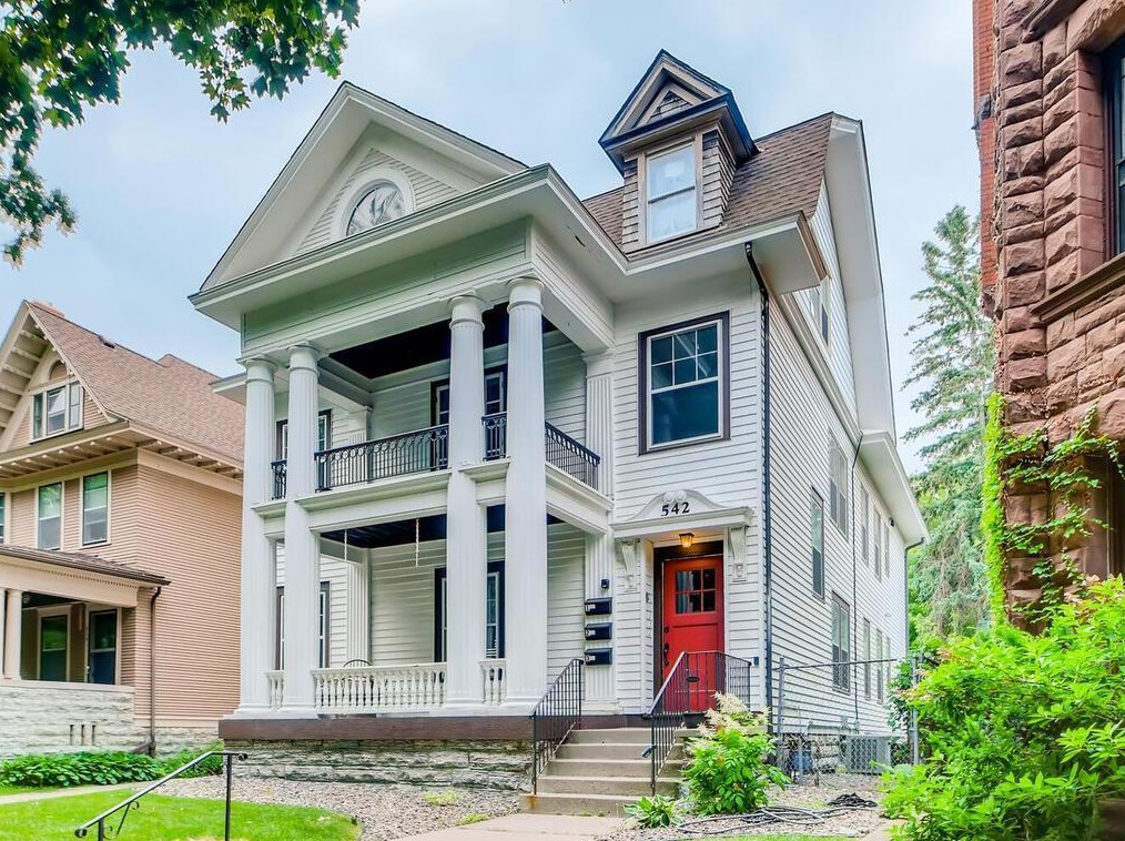542 Portland Ave, Saint Paul, MN 55102-3282