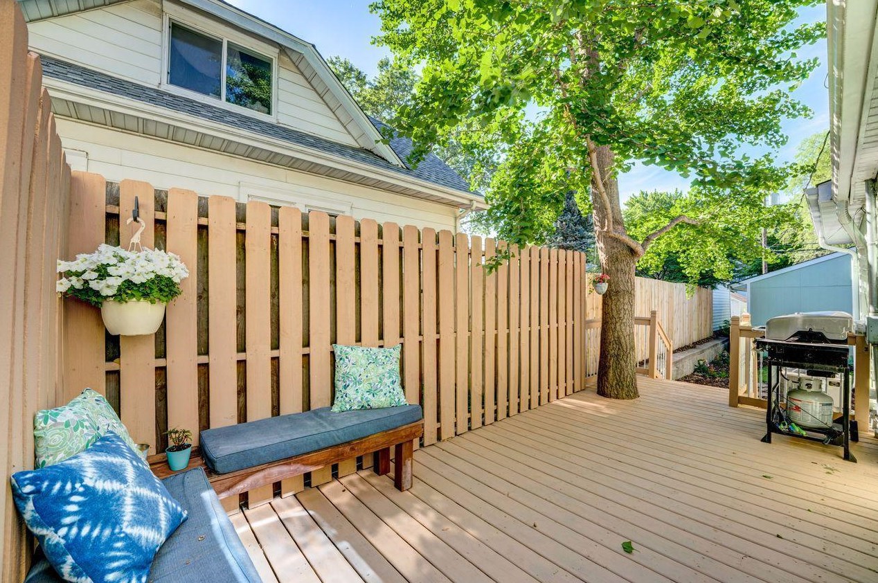 1312 Margaret St, Saint Paul MN  55106-4723 exterior