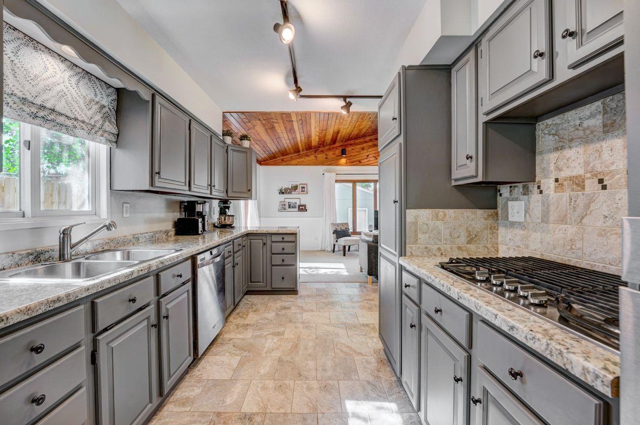 1312 Margaret St, Saint Paul MN  55106-4723 exterior