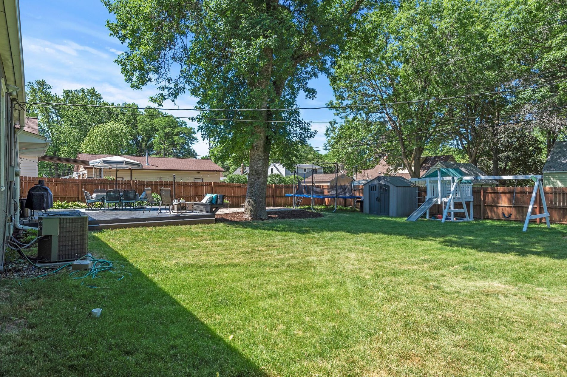 1065 Sterling St, Saint Paul MN  55119-5976 exterior