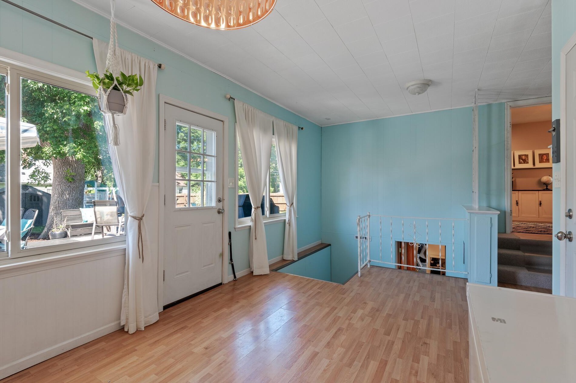 1065 Sterling St, Saint Paul MN  55119-5976 exterior