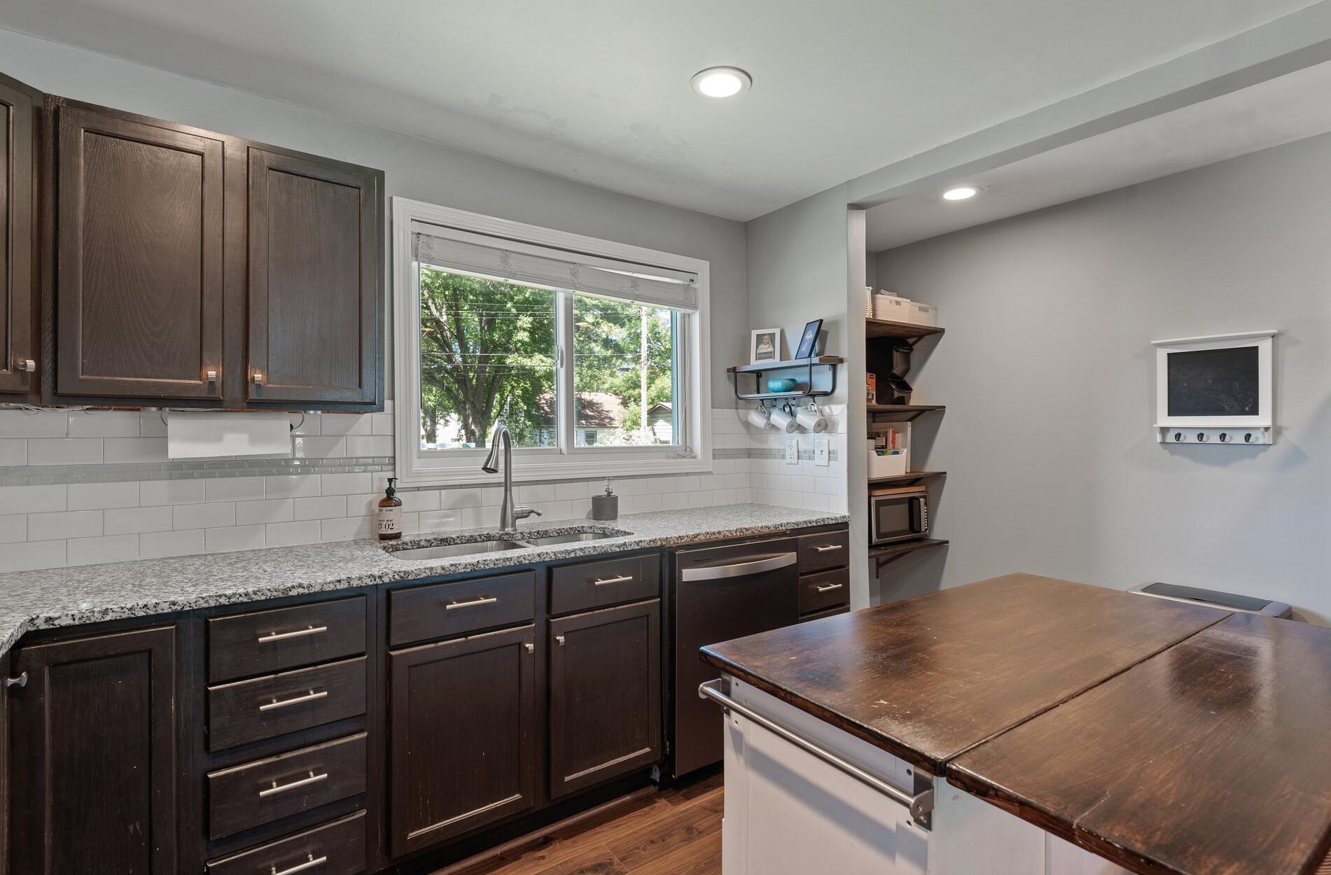 1065 Sterling St, Saint Paul MN  55119-5976 exterior