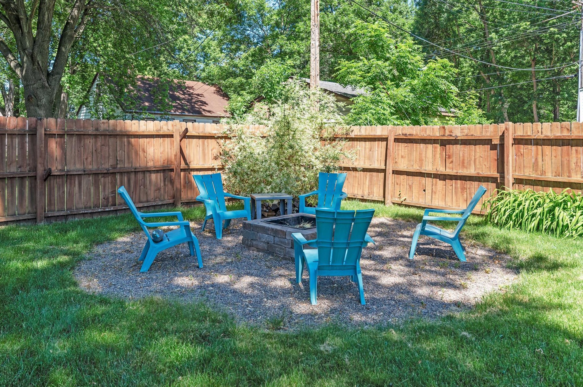 1065 Sterling St, Saint Paul MN  55119-5976 exterior
