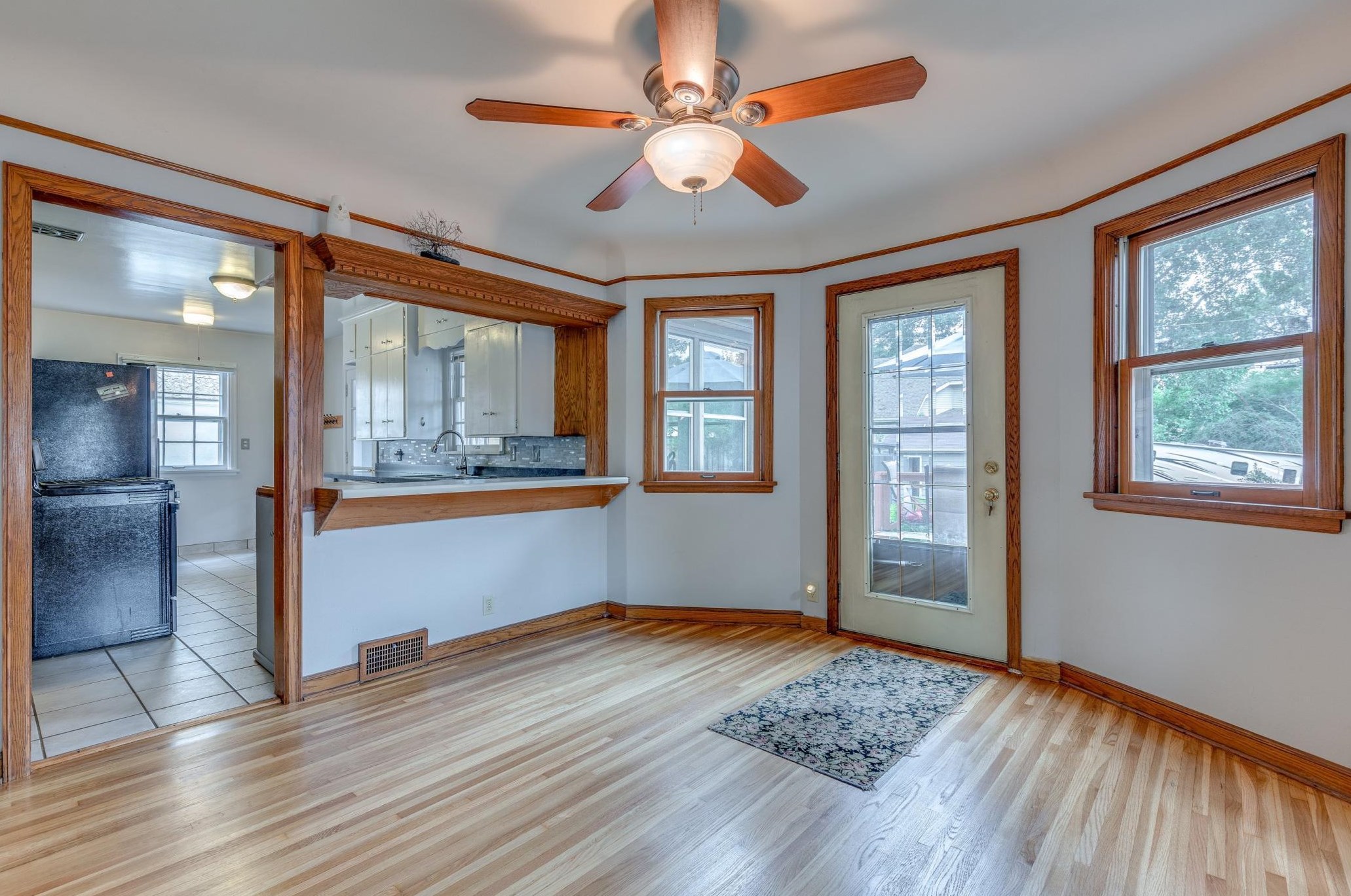 420 Lexington Pkwy, Saint Paul MN  55105-2964 exterior