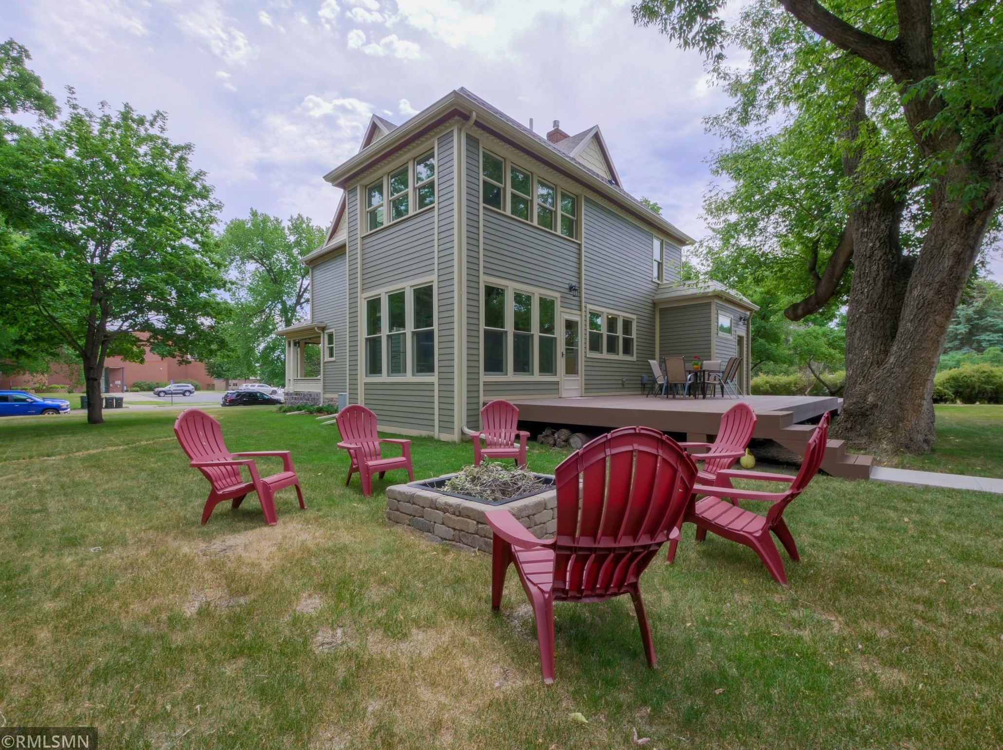 722 Douglas St, Alex, MN 56308