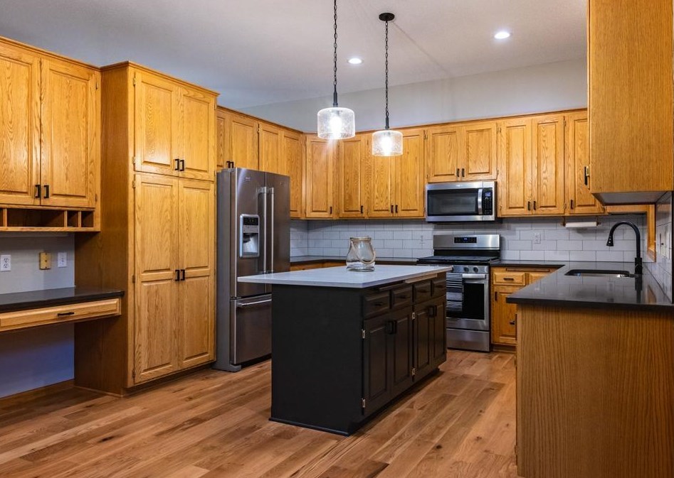 117 Jansen Ave Ne, Hanover, MN 55341