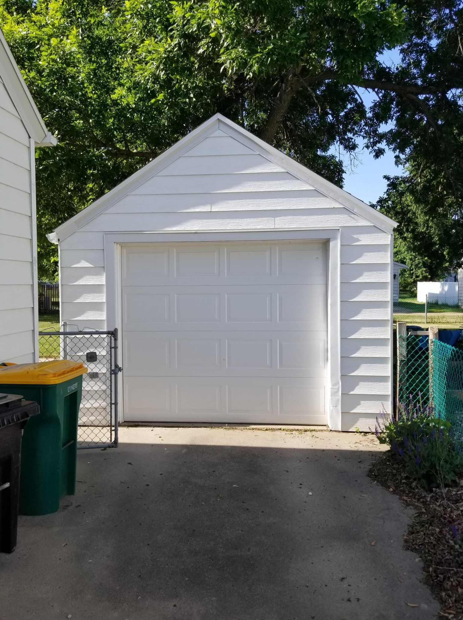 737 13th St, Windom, MN 56101