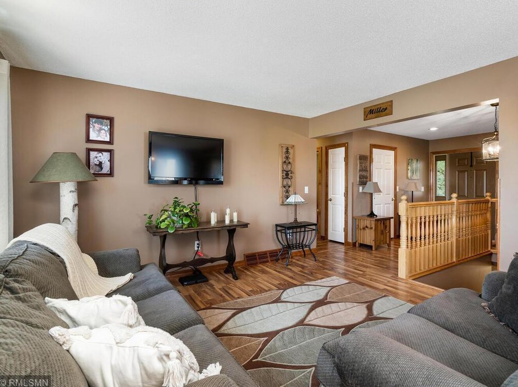 1205 Wendover St, Isanti MN  55040-7469 exterior