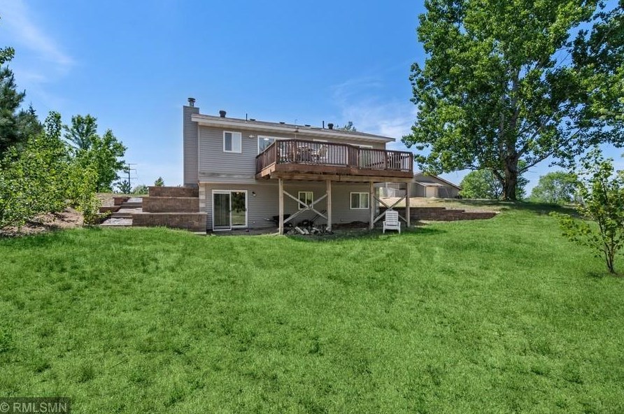 12950 82nd St Se, Clear Lake, MN 55319