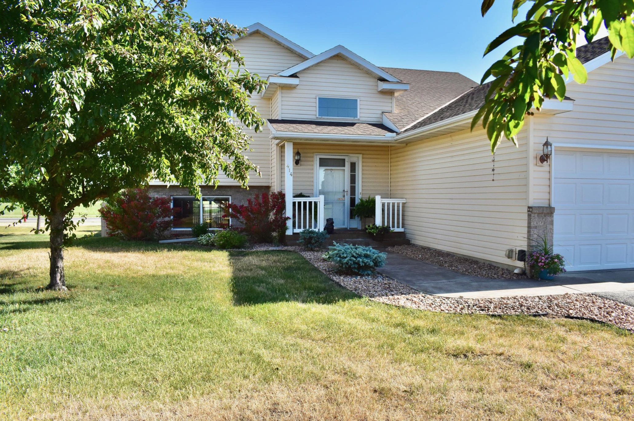 414 Elena Ln, Saint Joseph, MN 56374