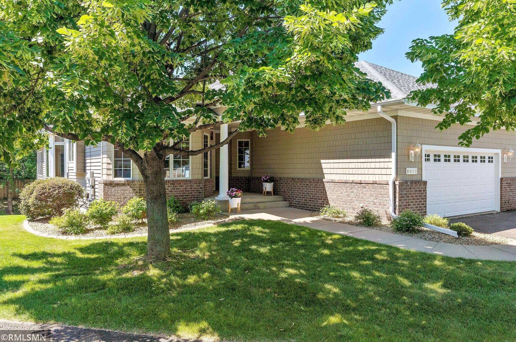 9017 Sutton Dr, Edina, MN 55347-5358