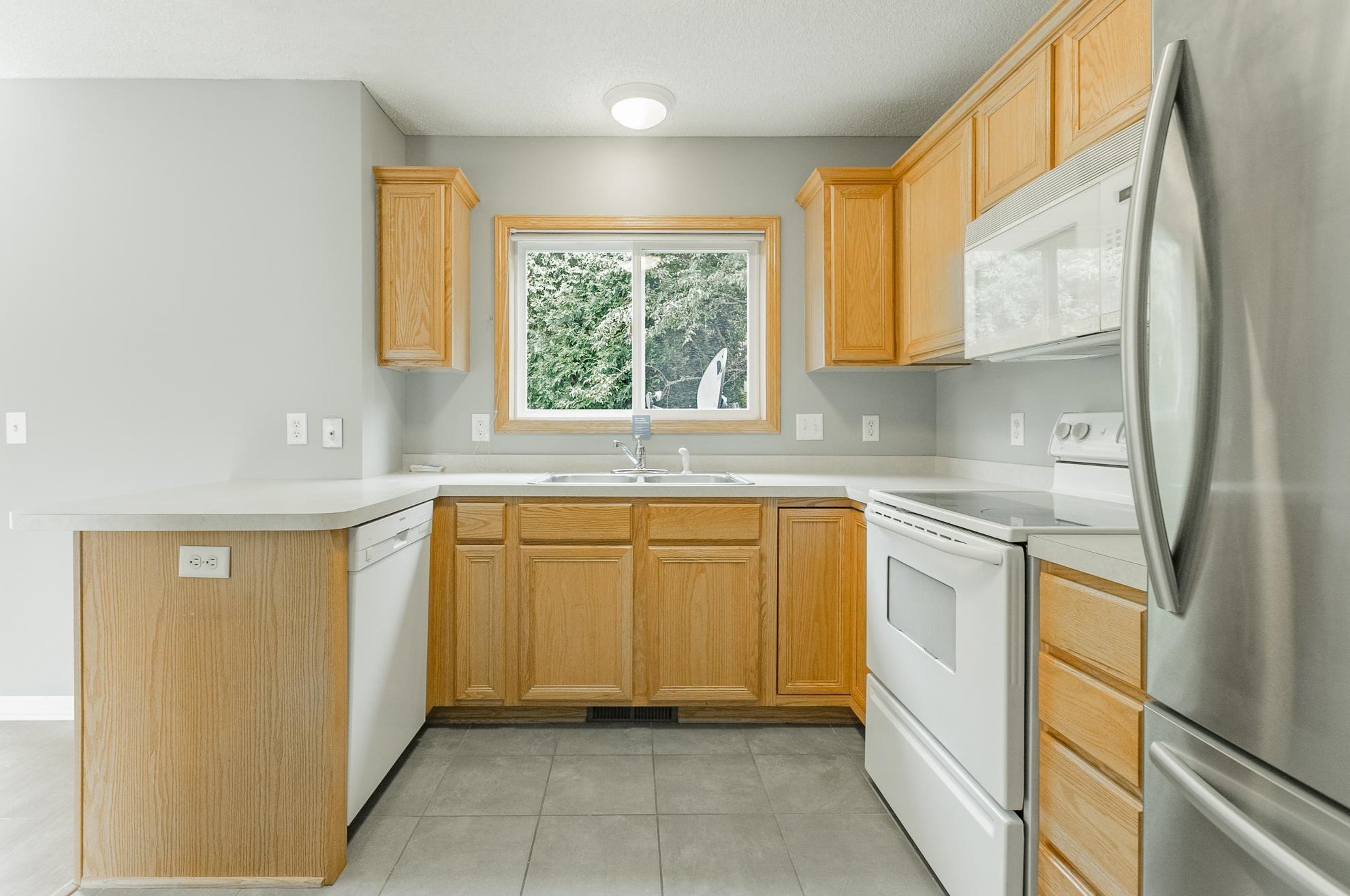 12861 Pennock Ave, Saint Paul MN  55124-3327 exterior